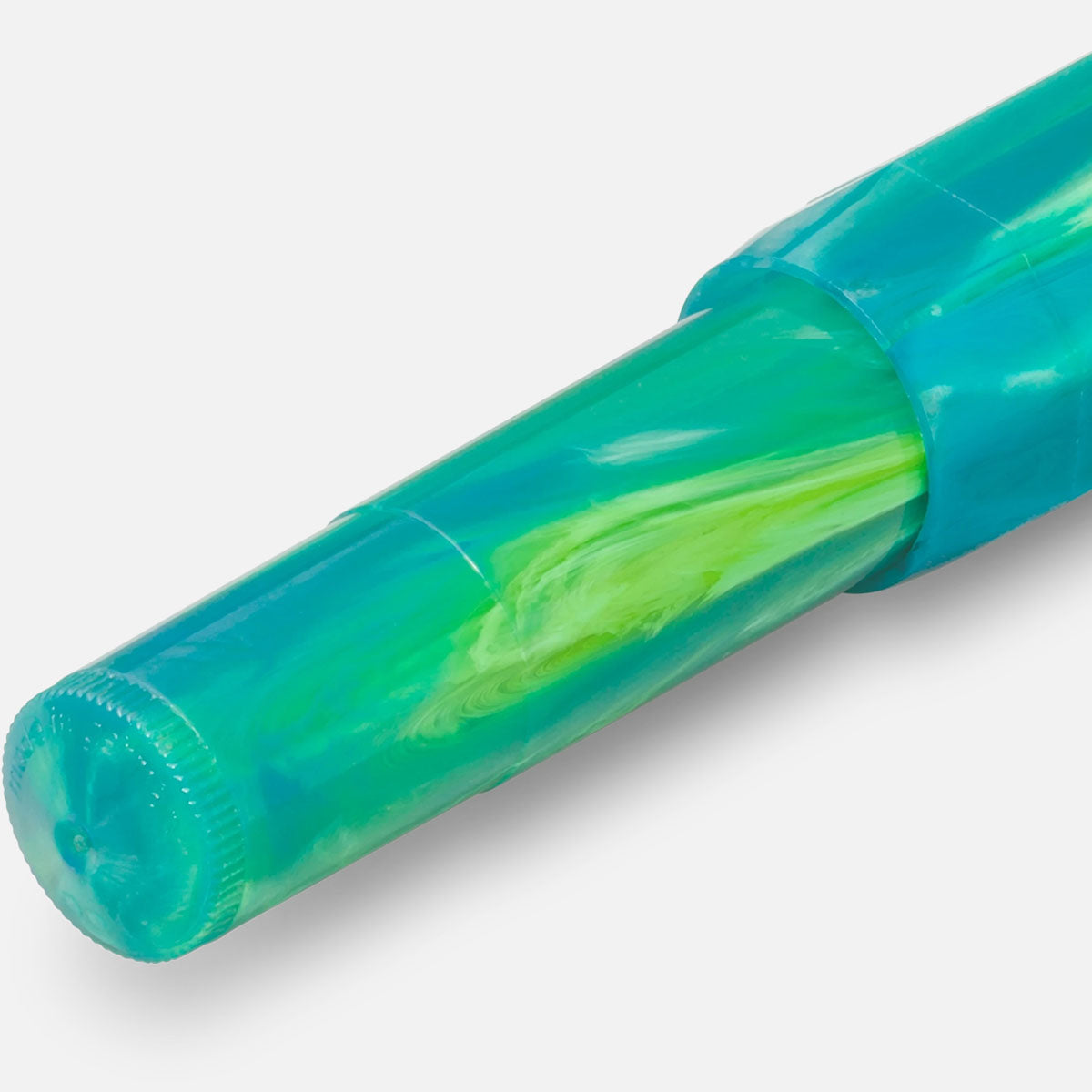 Tylna część pióra wiecznego Kaweco Collection Marble Ocean.