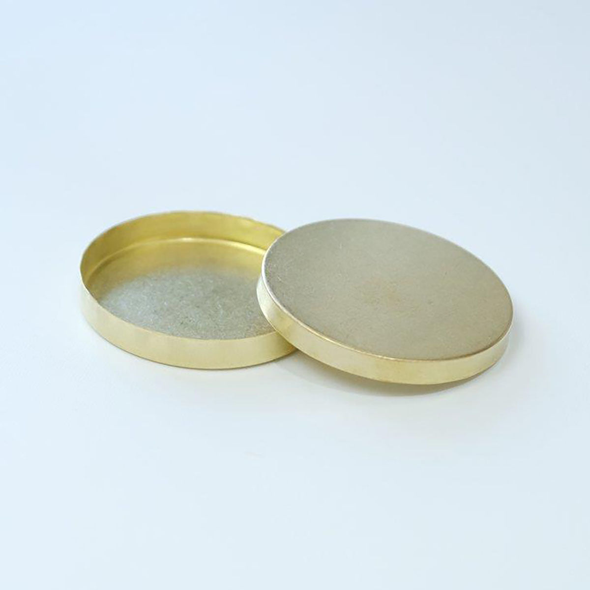 Mosiężne puzderko Schale – Solid