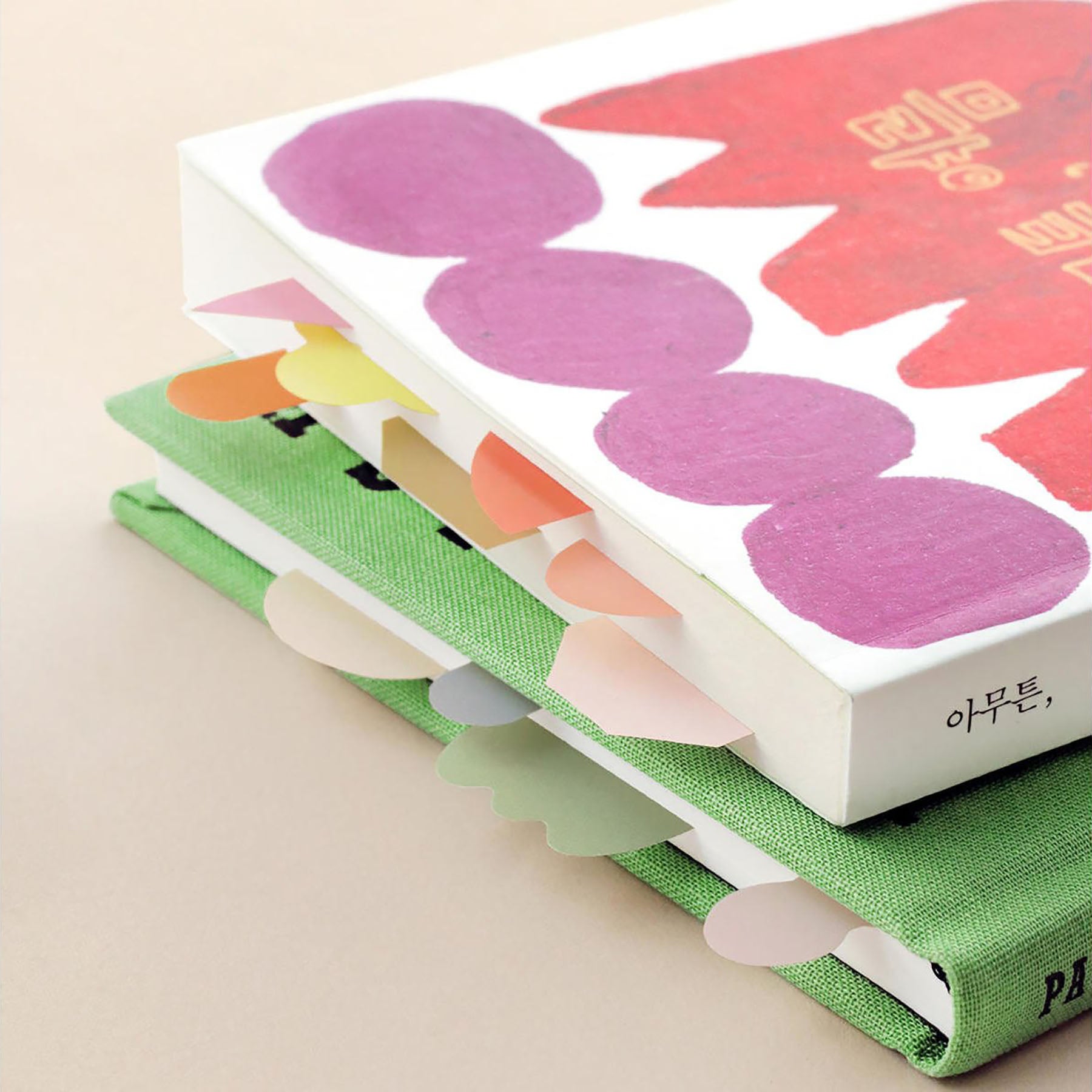 Zakładki samoprzylepne w różnych kształtach – Warm, ICONIC, papierniczy design